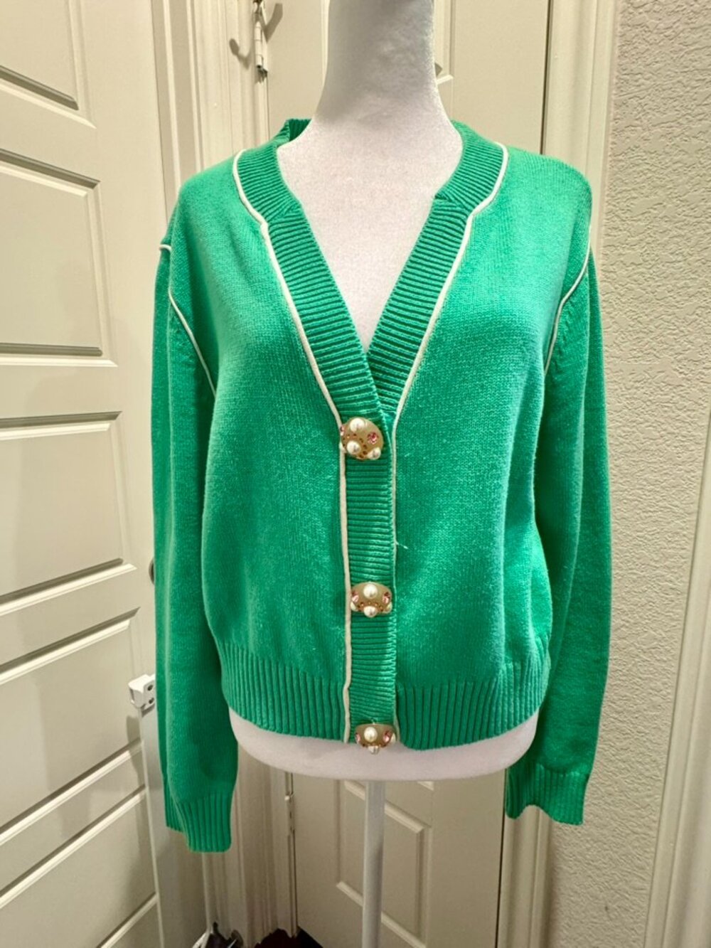 Cabi Wallis Cropped Cardigan Medium Jewel Button Green Knit Preppy Academia Sz L
